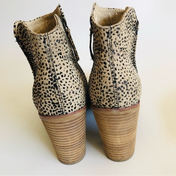MIA Tracee Animal Print Booties - Picture 9 of 16